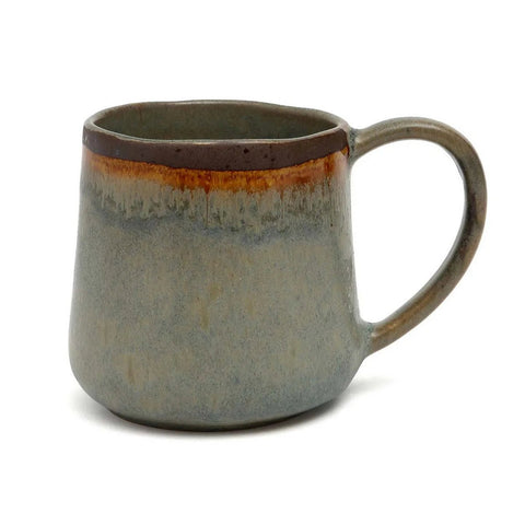 Tazza grande in gres portoghese marrone e verde tenue Côa L 13,5x9 cm