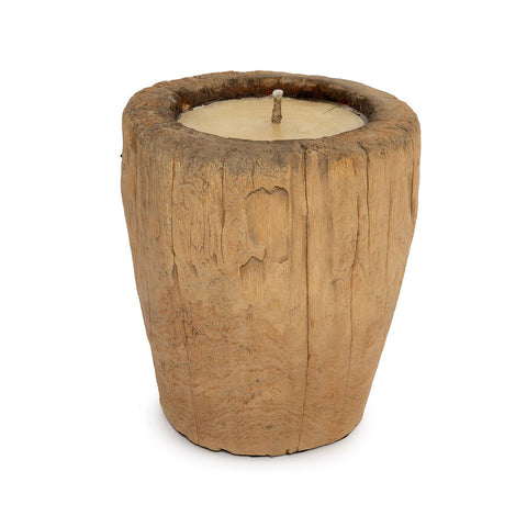 Candela grande in tronco di legno naturale di recupero con cera in stile Japandi.