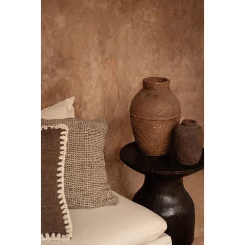 Vaso Scultoreo in Terracotta The Clay Echo – Borgogna / Bordeaux (Piccolo, H 20 cm)