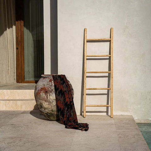 Escalera Decorativa Tulum de Teca Natural 165 cm