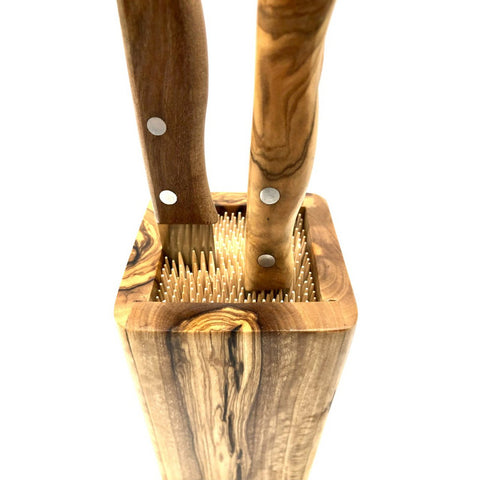 Ceppo per Coltelli DESIGN in Legno d'Ulivo con Inserti Salva-Lama (8x8xH 16 cm)