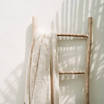Escalera Decorativa Tulum de Teca Natural 165 cm
