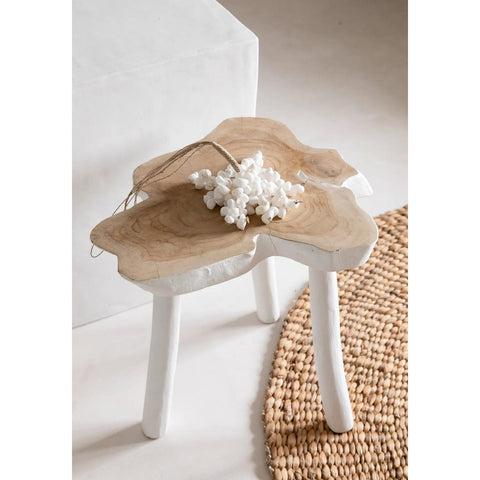 Tavolino Organico a 3 Gambe in Legno Bianco Naturale