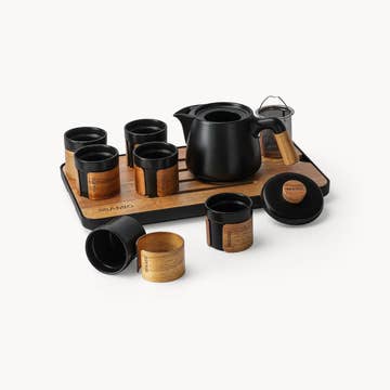 Traditional Japanese Tea Set 6 Pieces 620ml Black with Wooden Tray