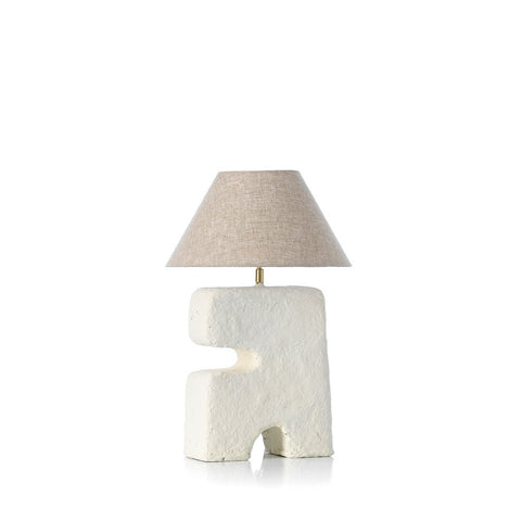 Lampada da tavolo scultorea in cartapesta bianca L'Objet M in stile Japandi.