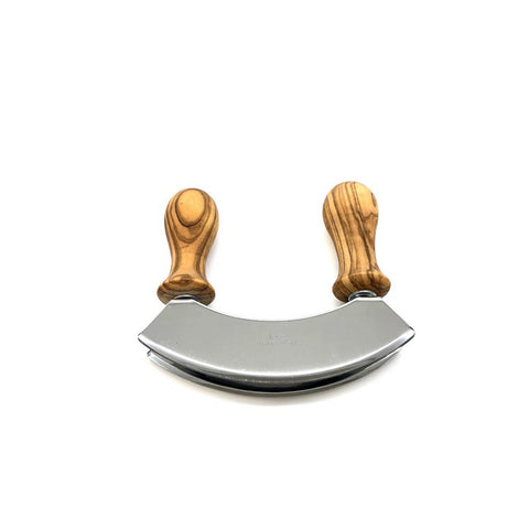 Mezzaluna da cucina a doppia lama in acciaio inox con manici torniti in legno di olivo.