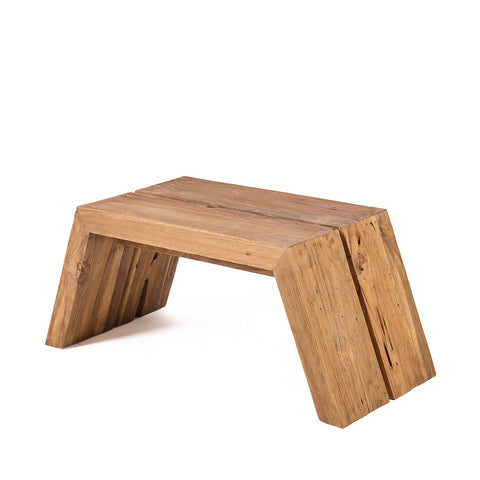 Tavolino scultoreo monolitico in legno di teak sostenibile Ashley Cocoon in stile Japandi.