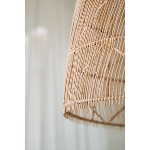 Lampada a sospensione The Twister in rattan naturale – M