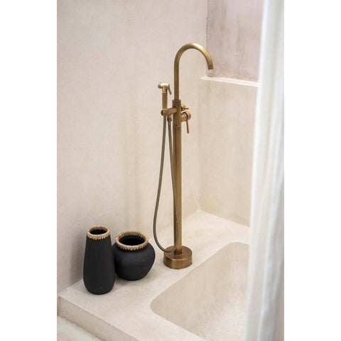 Vaso in terracotta nero naturale L – Sneaky Vase