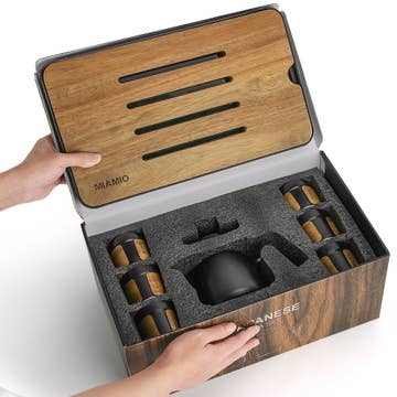 Traditional Japanese Tea Set 6 Pieces 620ml Black with Wooden Tray