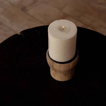 Portacandela Artigianale in Legno di Teak Chiaro Scolpito a Mano