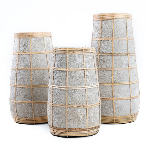 Cutie vase in natural terracotta with raffia – M