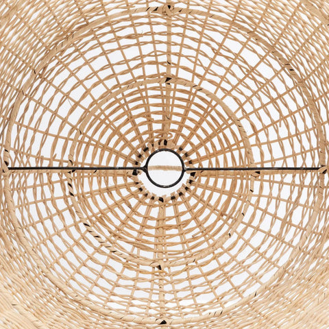 Dettaglio della struttura artigianale della lampada Amalfi in rattan