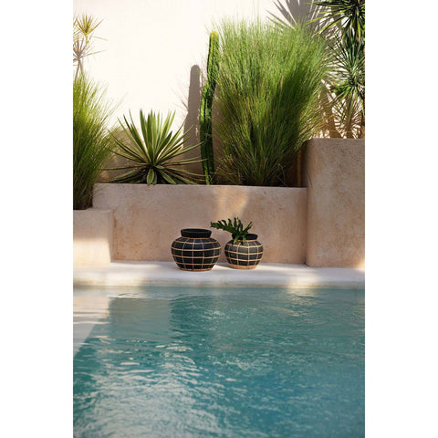 Large Sculptural Terracotta and Rattan Vase The Belly L (33x27 cm) - Black and Natural