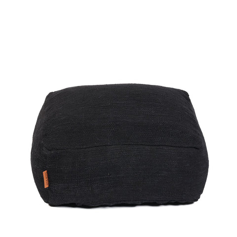 Pouf basso rotondo in cotone morbido nero Il comodo 60x25 cm in stile Japandi.