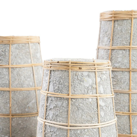 Cutie vase in natural terracotta with raffia – M