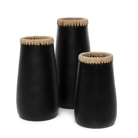 Vaso in terracotta nero naturale L – Sneaky Vase