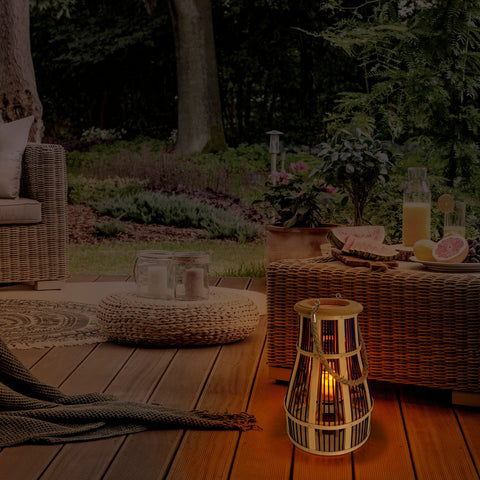 Lanterna Solare a LED in Rattan "Korbinian" con Candela ad Effetto Fiamma (H: 35 cm)